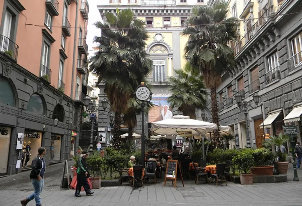 Casa Napoli Centro Carmen e Sara-1